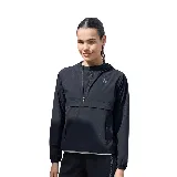 Campera deportiva Topper Sprint para mujer, color negro, con capucha y cierre de medio cuerpo.