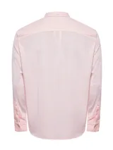 Camisa celeste de manga larga confeccionada en algodón pima y poliéster reciclado. Cuenta con cuello camisero, bolsillo en el pecho y calce regular.