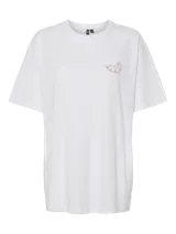 Remera blanca de calce oversize, cuello redondo y mangas cortas. Estampado pequeño en el pecho de un croissant mordido.