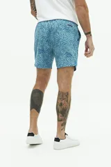 Short de baño con estampado a rayas verticales en tonos celeste y blanco, con cintura elástica ajustable con cordón, dos bolsillos laterales y uno trasero.