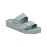 Sandalias Birkenstock Arizona EVA color verde salvia, con dos correas ajustables con hebilla y plantilla anatómica. Modelo estrecho.