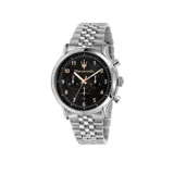 Reloj Maserati Epoca con caja de acero plateado de 42 mm, esfera negra con números arábigos y agujas doradas, brazalete de acero plateado, cristal mineral y función de cronógrafo. Resistente al agua hasta 100 metros.