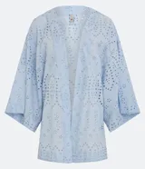 Kimono largo celeste con textura floral y pequeños calados.