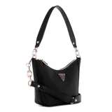 Cartera Guess Eco Gloriana Chica color negro con logo triangular metálico dorado en el frente, correa de hombro ajustable y cadena decorativa.