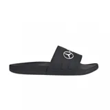 Ojotas Adidas Adilette Comfort Mercedes AMG Petronas Formula One, color negro con logo de Mercedes AMG Petronas Formula One Team en blanco. Diseño sin cordones y plantilla moldeada.
