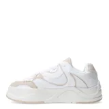 Championes urbanos blancos con detalles en color crema.