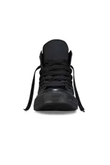 Championes Converse Chuck Taylor All Star Hi, de caña alta, color negro monocromático. Confeccionados en lona con suela de goma. Incluyen el logo de Converse en el lateral interior.
