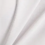 Musculosa deportiva New Balance Drapey Tank color gris claro, con logo reflectivo en el pecho.