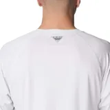 Remera gris de manga larga Columbia Terminal Tackle con logo en el pecho y estampado en la manga.