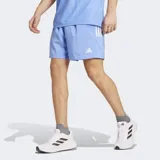 Short de running Adidas Own The Run color celeste con tres tiras blancas en el lateral y logo de la marca en el frente.