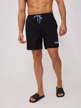Short de baño negro con cordón celeste en la cintura y logo de la marca en la pierna derecha.