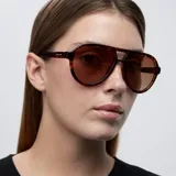 Lentes de sol de aviador unisex, marca Kena, modelo Tigris Brown. Montura de carey con doble puente y lentes marrones polarizadas con protección UV400.