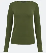 Suéter de punto color verde, con cuello barco, mangas largas y textura acanalada.