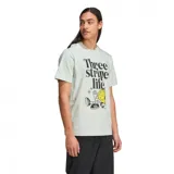 Remera de manga corta color verde claro con estampado de un sol con auriculares y la frase "Three stripe life".