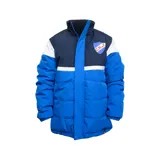 Campera puffer azul marino, roja y blanca con escudo del Club Nacional de Football en el pecho.