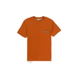 Remera color ladrillo de manga corta con bolsillo en el pecho con detalle de guarda pampa.