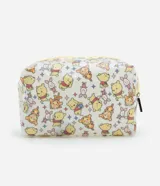 Neceser rectangular mediana con estampa de Winnie The Pooh y sus amigos, cierre de cremallera y colgante con el rostro de Puerquito.