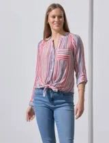 Blusa de manga larga con rayas verticales multicolores, cuello mao, bolsillo en el pecho y nudo en la parte delantera.