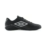 Championes de fútbol sala Umbro Clásico III IC, color negro con logo Umbro en blanco.