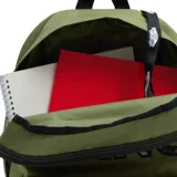Mochila Vans Realm Flying color verde oliva con logo Vans estampado con patrón de camuflaje.
