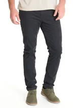 Pantalón largo de cotelé color gris, con corte moderno y tiro medio.