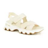 Sandalias Skechers Big Lug color beige con tiras cruzadas de nylon, malla y neopreno, ajuste con velcro en tobillo y empeine, plantilla acolchada Yoga Foam, entresuela gruesa articulada y suela de tracción flexible.