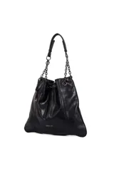 Cartera tipo tote bag de la marca Las Oreiro, color beige, con asas de cadena y cuero sintético. Incluye un llavero desmontable y organizador interno.