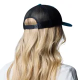 Gorro Columbia unisex color azul con paneles traseros de malla negra y logo de la marca bordado en el lateral.