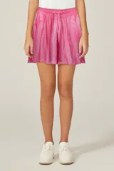Short de calce alto con estampado multicolor.