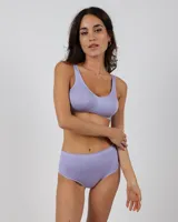 Bombacha bikini tiro alto de microfibra sin costuras, color blanco, con forro de algodón.