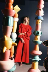 Pantalón palazzo color crudo, confeccionado en lino 100%.