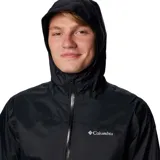 Campera cortaviento negra con capucha, cierre frontal y tecnología Omni-Tech impermeable y transpirable.