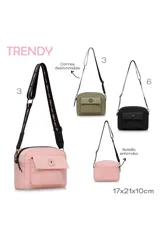 Bandolera negra de tela con correa ajustable y bolsillo frontal con solapa y logo circular.