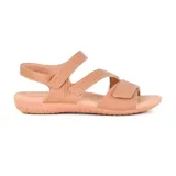 Sandalias bajas color piel con tiras de cuero texturizado y ajuste con velcro.