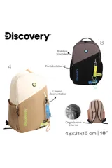 Mochila Discovery de diseño bicolor en beige y tostado. Presenta un compartimento principal con cierre, un bolsillo frontal vertical con cierre y bolsillos laterales de malla. Incluye el nombre de la marca impreso en el lateral y un detalle de cinta azul con mosquetón en el frente.