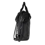 Bolso mochila negro de poliéster con múltiples compartimentos y cierres reforzados. Tiene acceso con cierre doble, dos bolsillos externos con cierre, un bolsillo interno con cierre y dos abiertos. Incluye correa regulable y asas fijas.