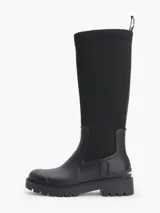 Botas de agua Calvin Klein Jeans negras, de caña alta y suela track. Fabricadas en goma y neopreno.