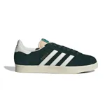 Zapatillas Adidas Gazelle de gamuza color verde oscuro con las tres tiras laterales en blanco y detalles en blanco en el talón.