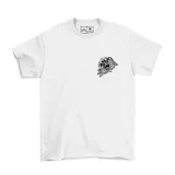 Remera de algodón con estampado tie-dye en tonos celeste, amarillo y rosa. Estampa central con el logo de la marca Emexem, olas y un pez koi.