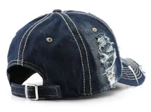 Pack de gorros tipo baseball, con visera y corona, confeccionados en tela de jean con efecto desgastado y roturas. Se muestran tres tonos: azul oscuro, azul claro y negro.