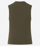 Musculosa color verde oliva, de rib acanalado, con cuello redondo y sin mangas.
