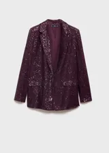 Blazer de lentejuelas color borgoña, con cuello de solapa, cierre frontal con un botón y bolsillos delanteros con solapa.