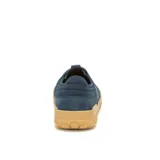 Zapatillas Caterpillar Hex Slip On color azul marino, sin cordones, de gamuza con suela de goma color caramelo.