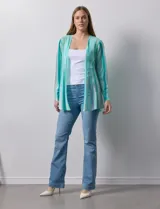 Cardigan largo plisado marca Ruby Rd, con diseño a rayas verticales en tonos verde agua, blanco y lila.
