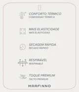 Pantalón slim fit confeccionado en tejido denim azul oscuro, con cintura con trabillas, cierre tradicional y bolsillos.