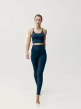 Calza larga de tejido Fit_tech con tecnología 3D, de cintura alta y diseño que moldea.