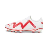 Championes de fútbol Puma Fut.Play FG/AG, color blanco con detalles en rojo.
