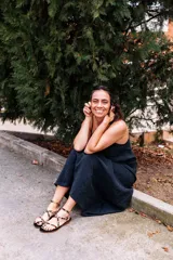 Sandalias planas con tiras de animal print.