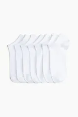 Pack de siete pares de soquetes blancos de algodón.