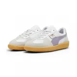 Championes Puma Palermo LTH color crema con detalles en marrón y suela de goma.
